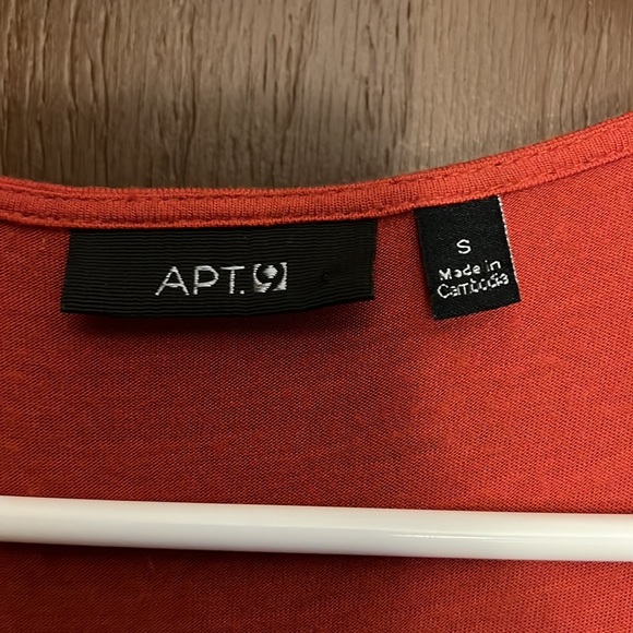 Dark red tank top - Picture 4 of 5